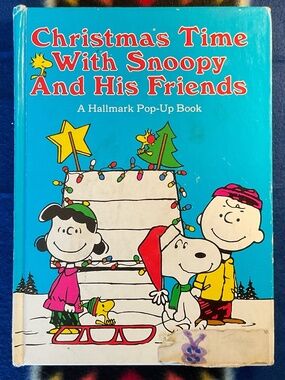 Vintage 1978 Christmas time with Snoopy Hallmark pop-up book all functioning